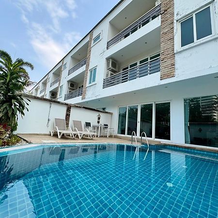Hidden Palm Pool Villas Pattaya Exterior photo