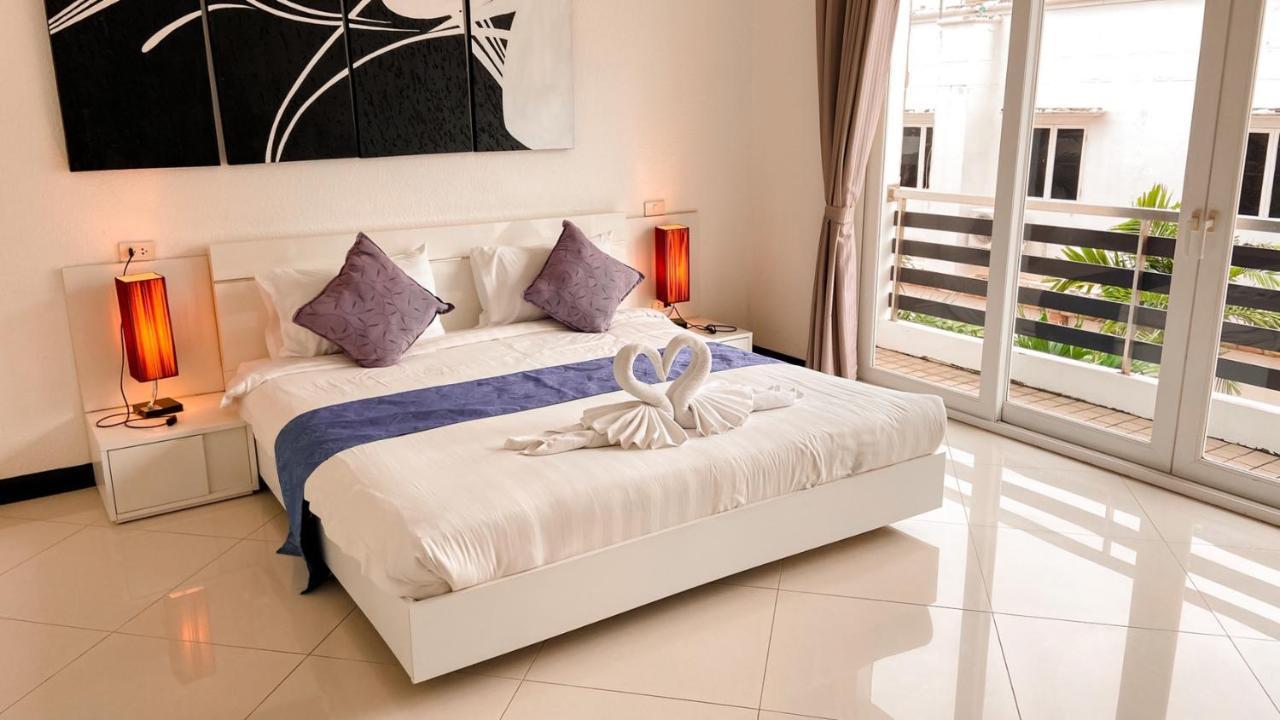 Hidden Palm Pool Villas Pattaya Exterior photo