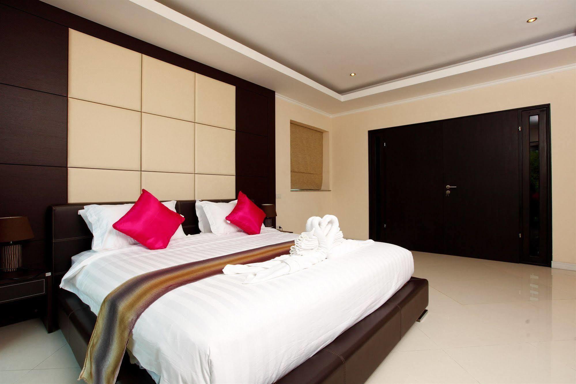 Hidden Palm Pool Villas Pattaya Exterior photo