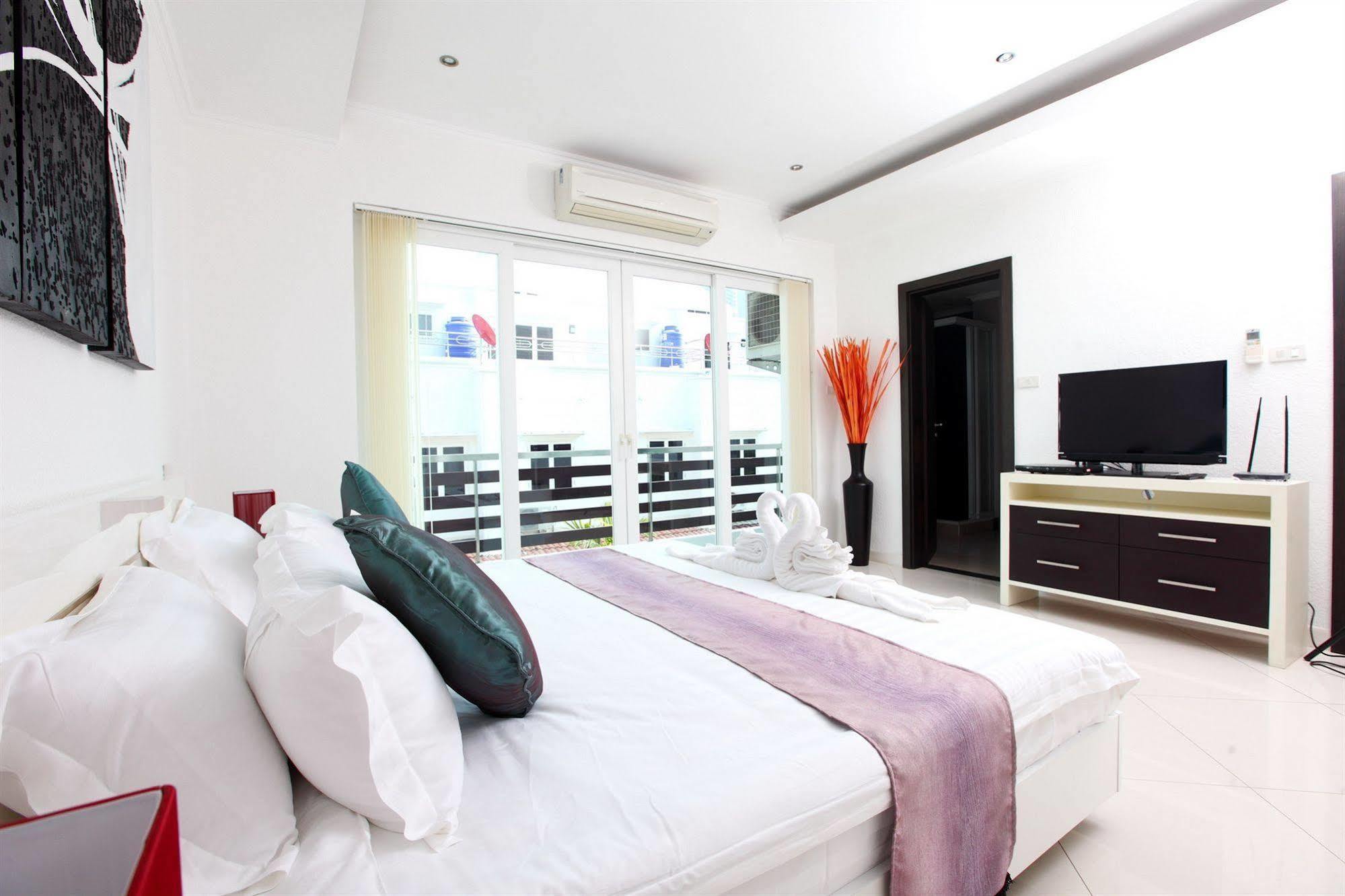 Hidden Palm Pool Villas Pattaya Exterior photo