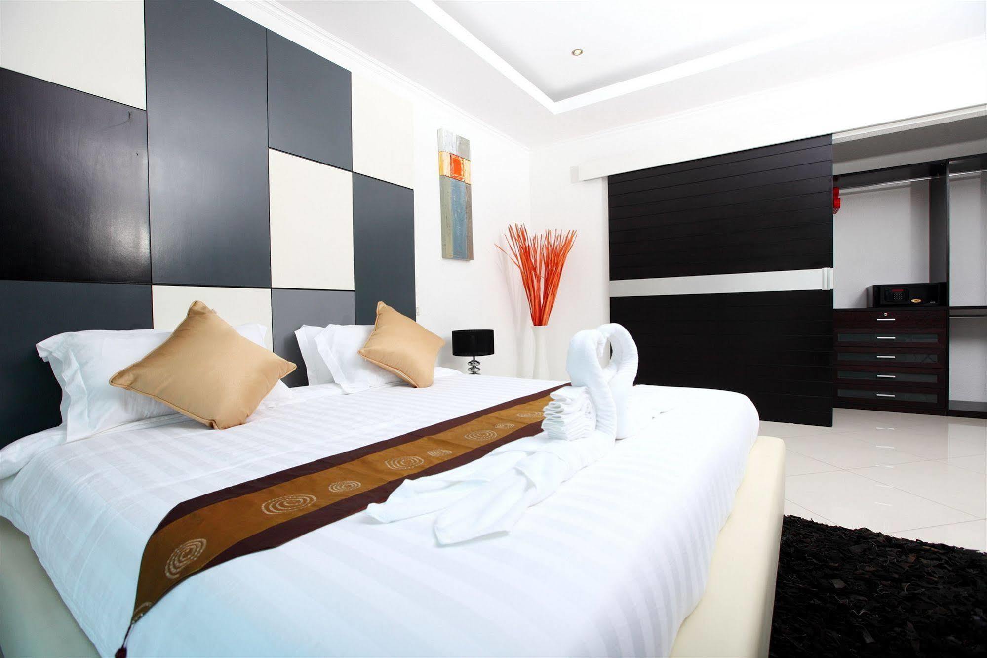 Hidden Palm Pool Villas Pattaya Exterior photo