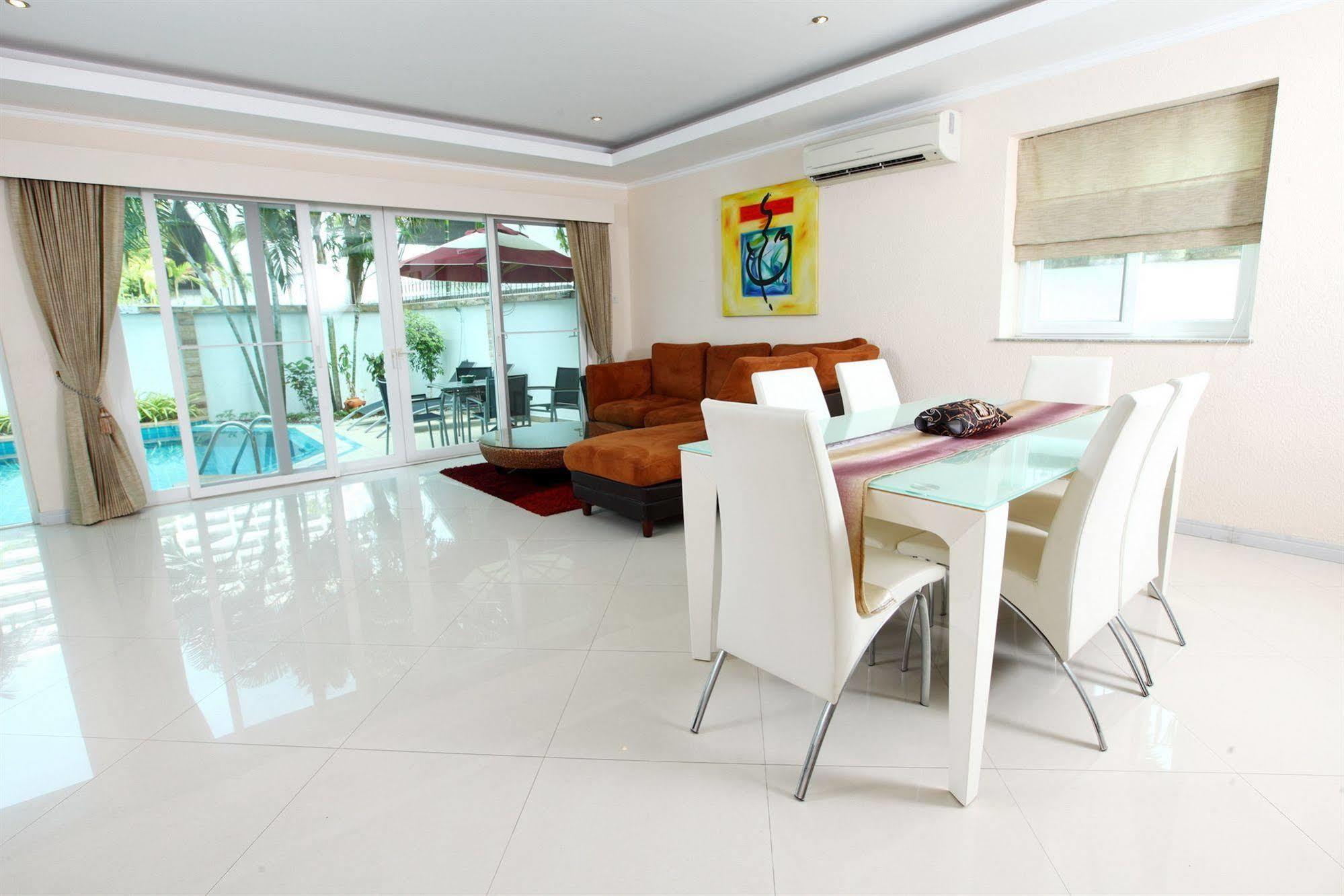 Hidden Palm Pool Villas Pattaya Exterior photo
